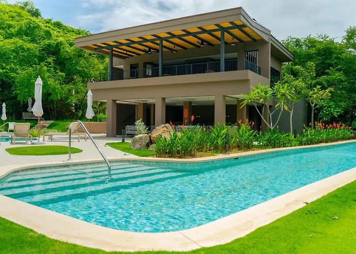 Naumi N452 | High Floor 2br Ocean View In Playas Del Coco